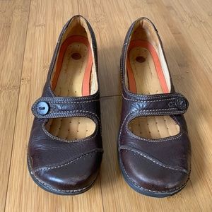 CLARKS - Leather Mary Janes 10